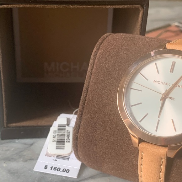 Michael Kors gift box Watch - Picture 3 of 9